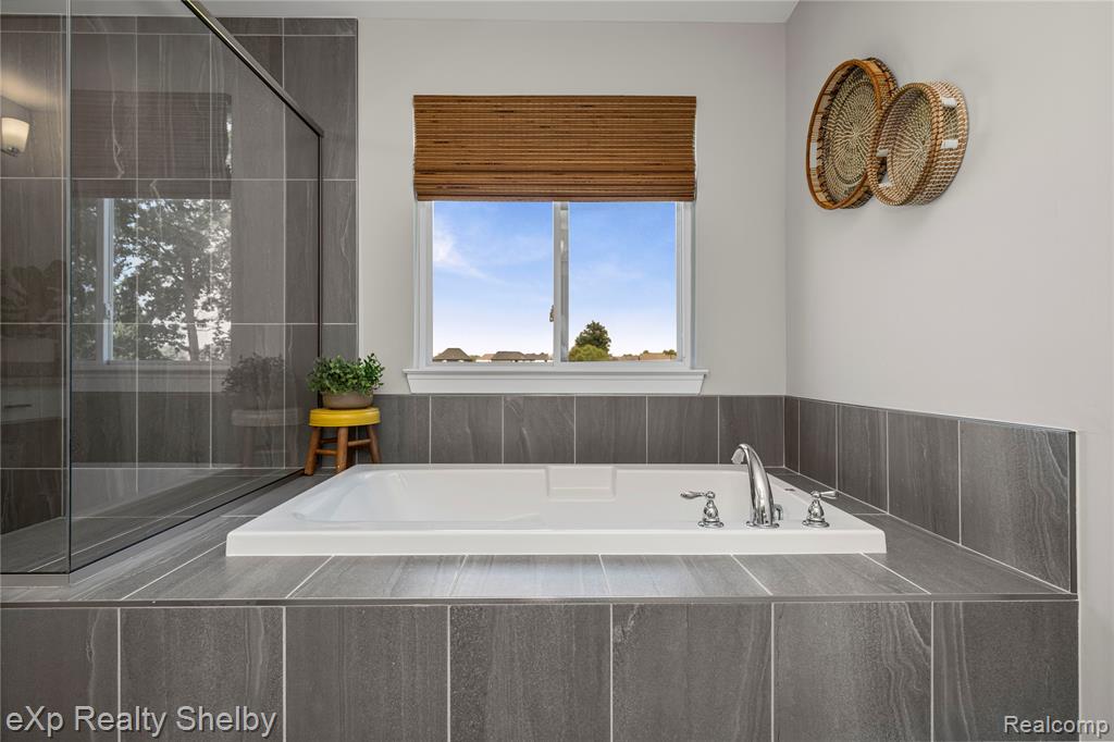 52322 Monaco Drive, Macomb, MI 48042 — Photo 29