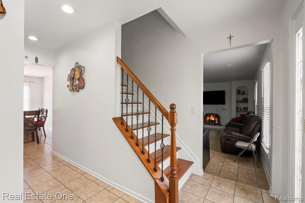 5510 Greenbriar Drive, West Bloomfield, MI — Photo 6
