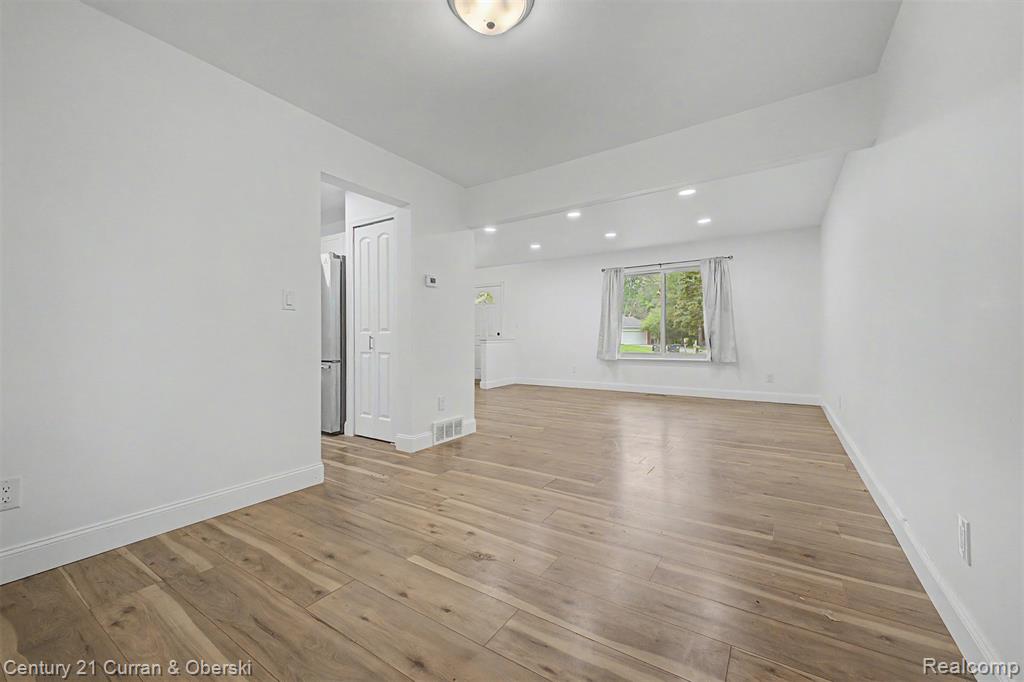 8834 Dublin Way, Sterling Heights, MI 48314 — Photo 9