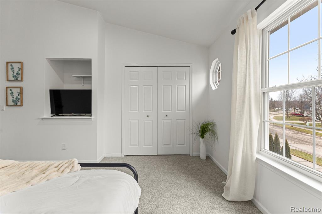 1065 Equestrian Drive, South Lyon, MI, 48178