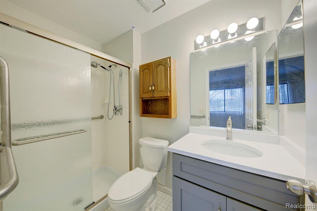 42489 Lilley Pointe Drive, Canton, MI 48187 — Photo 15