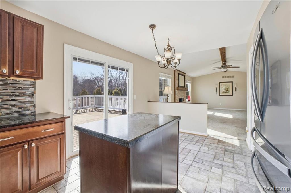 6042 Barker Avenue, Waterford, MI 48329 — Photo 10