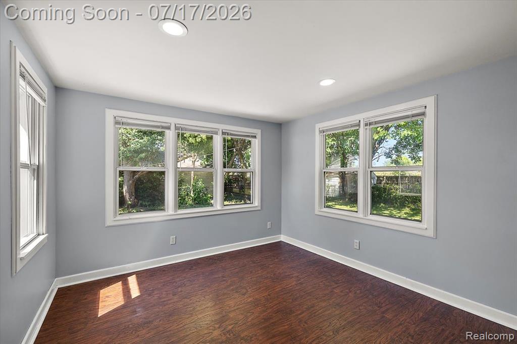 676 W Coy Avenue, Hazel Park, MI 48030 — Photo 11