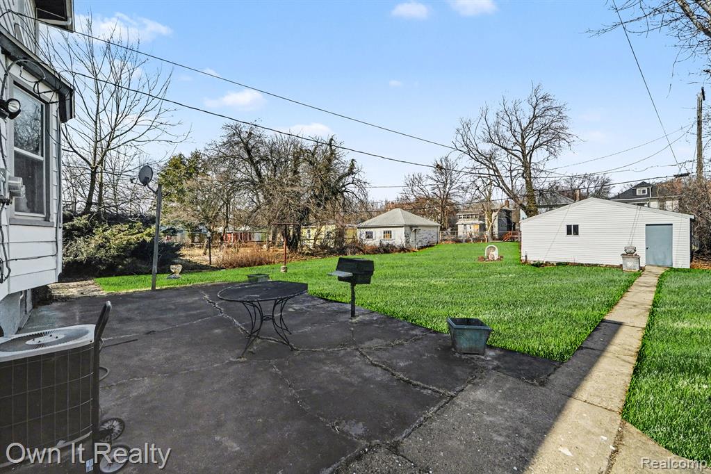 195 Massachusetts Street, Highland Park, MI 48203 — Photo 27