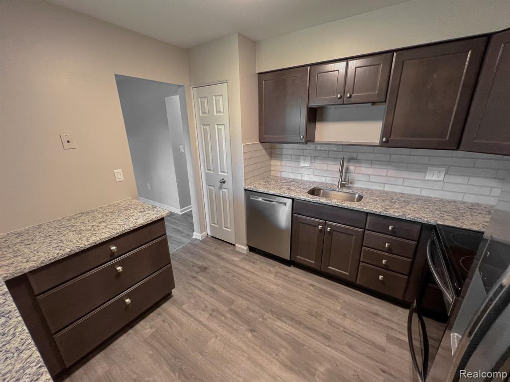 7370 WOODVIEW Street, 1, Westland, MI — Photo 2