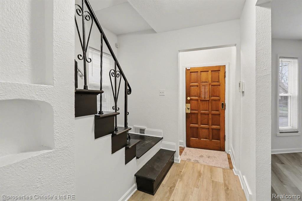 18300 Mendota Street, Detroit, MI 48221 — Photo 4