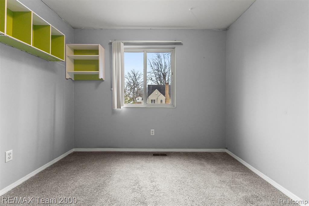 2714 Hallman Avenue, Waterford, MI 48328 — Photo 19