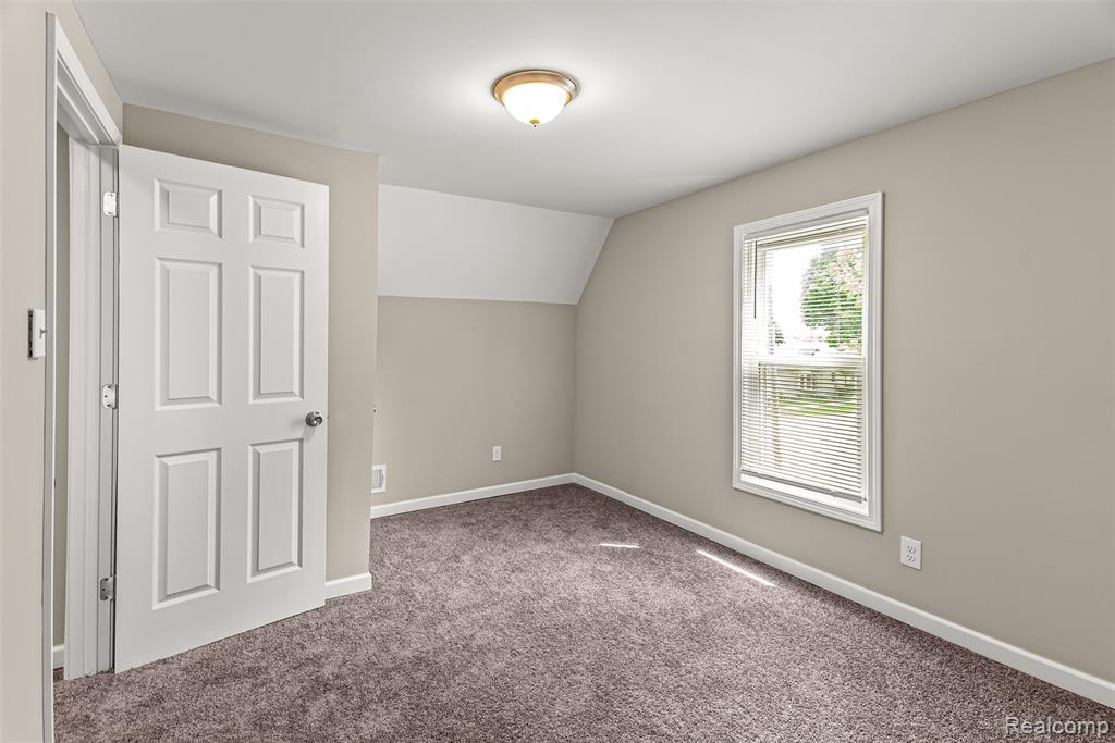 8329 Lenore Street, Dearborn Heights, MI 48127 — Photo 18