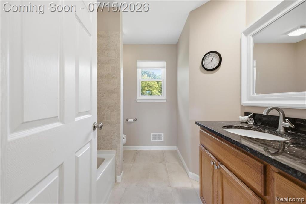 4638 Fox Chase Drive, White Lake, MI 48383 — Photo 32