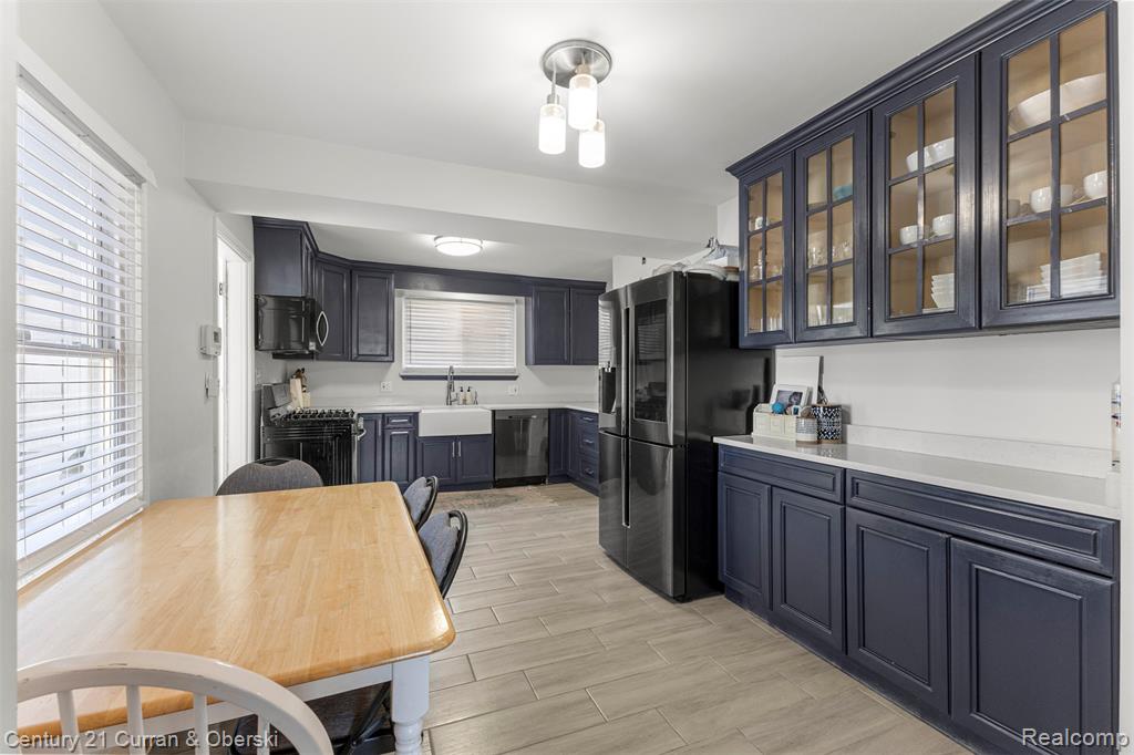 431 S SILVERY Lane, Dearborn, MI 48124 — Photo 14
