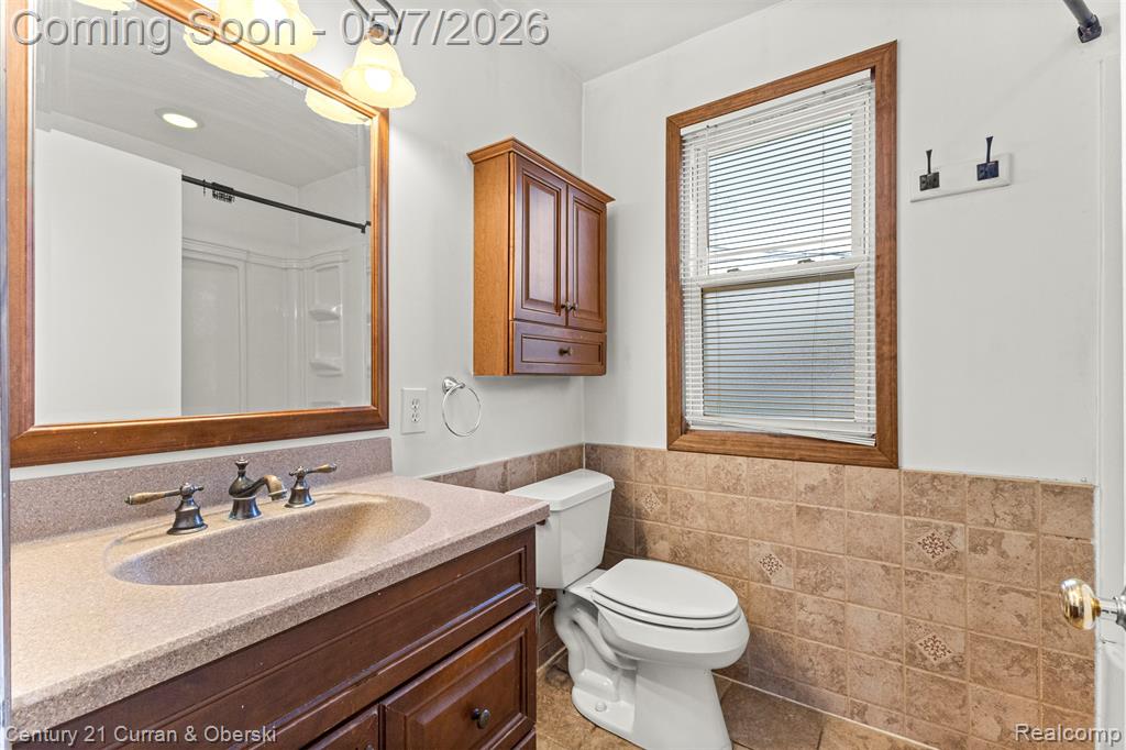 24628 Woodland Drive, Flat Rock, MI 48134 — Photo 16