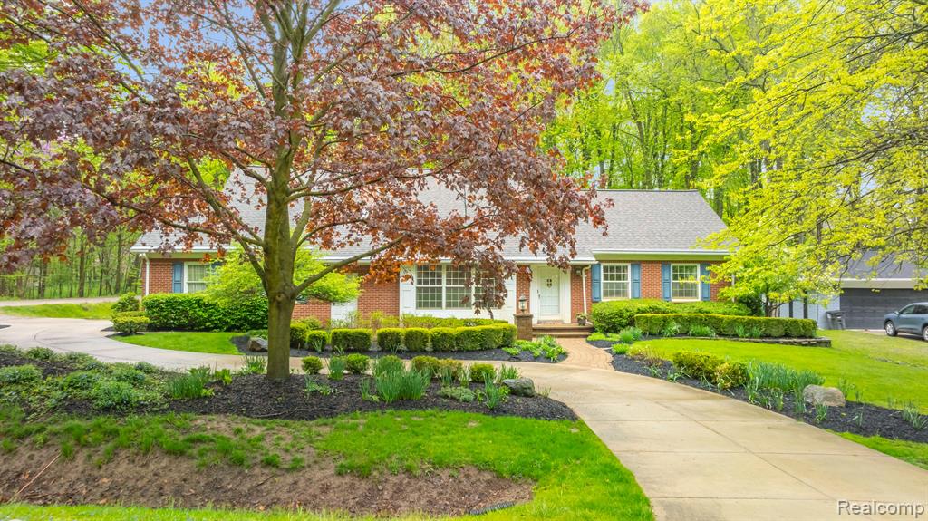 46270 BLOOMCREST Drive, Northville, MI 48167 — Photo 3