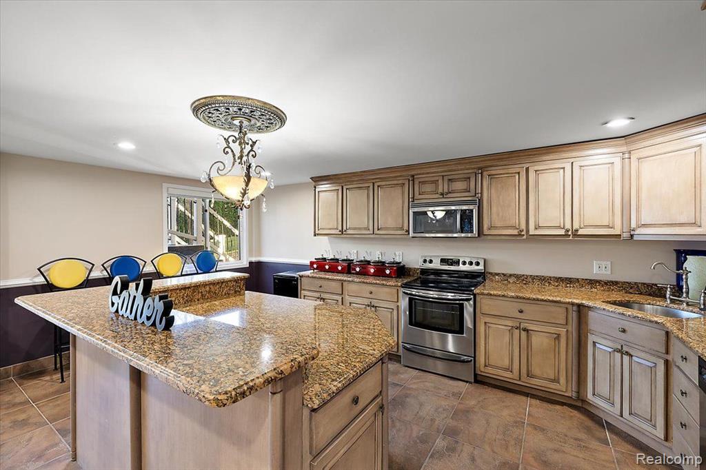 6531 CHELSEA, West Bloomfield, MI — Photo 31