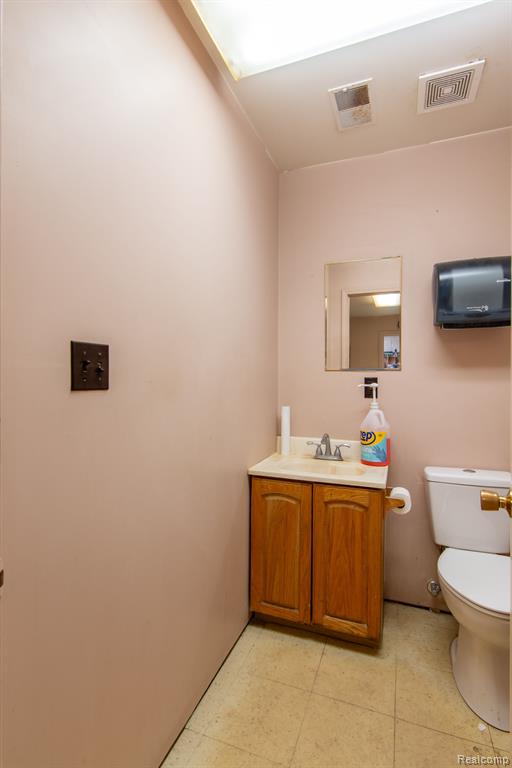 8175 BIG LAKE Road, Clarkston, MI — Photo 24