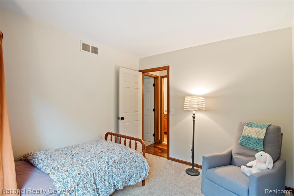 4049 PINESTEAD Drive, Commerce Twp, MI 48390 — Photo 40