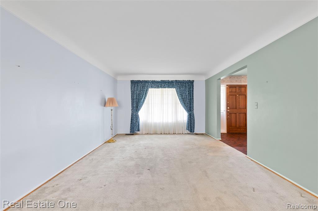25574 Wilson Drive, Dearborn Heights, MI 48127 — Photo 27