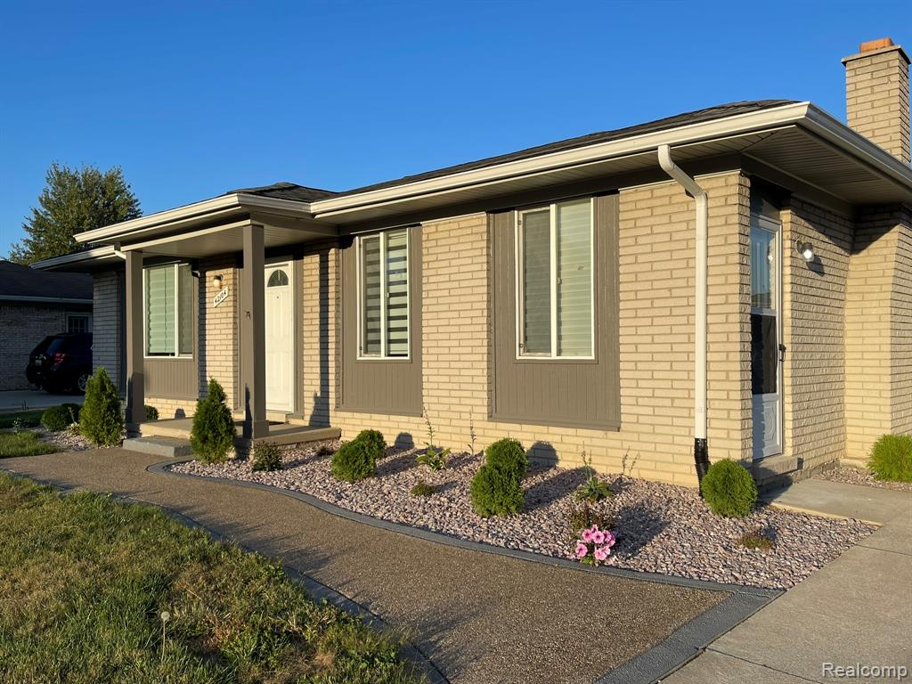 42104 JASON Drive, Clinton Twp, MI 48038 — Photo 4