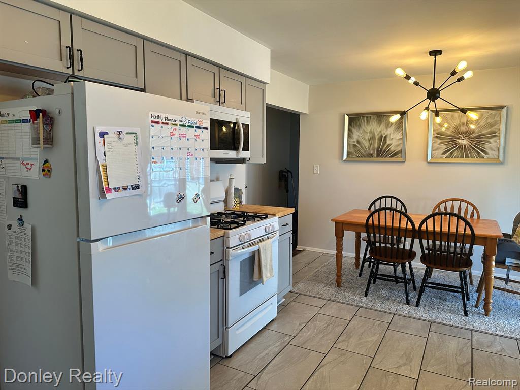 641 Coutant Street, Flushing, MI 48433 — Photo 5