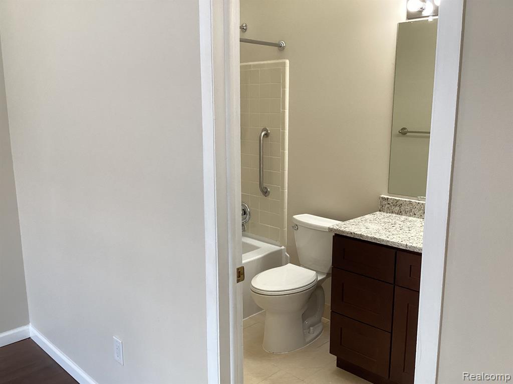 31180 COUNTRY Way, 20, Farmington Hills, MI 48331 — Photo 19