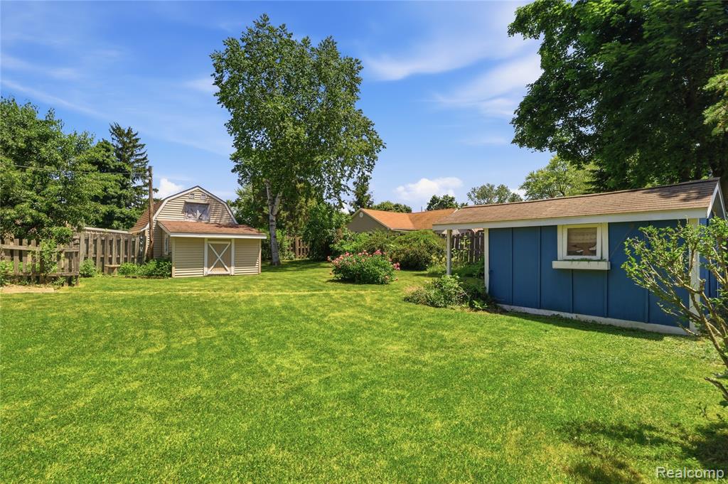 208 Flushing Street, Gaines Vlg, MI 48436 — Photo 35