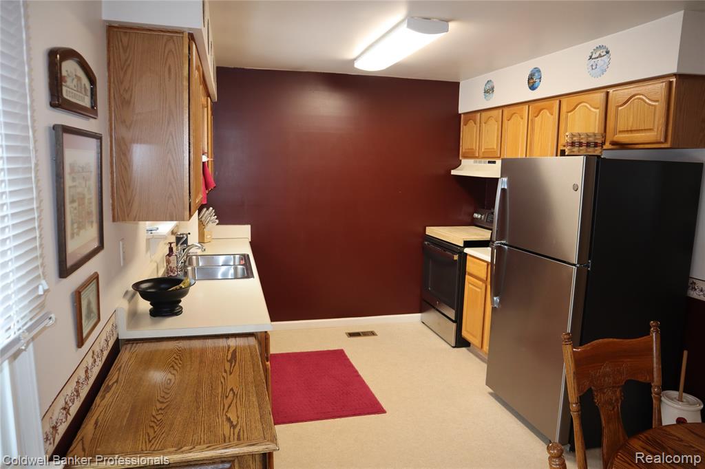 1279 Westbrooke Drive, Lapeer, MI 48446 — Photo 12