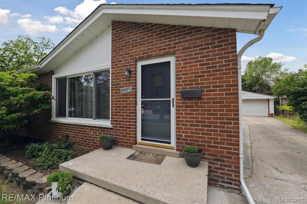 8685 Terri Drive, Westland, MI — Photo 5