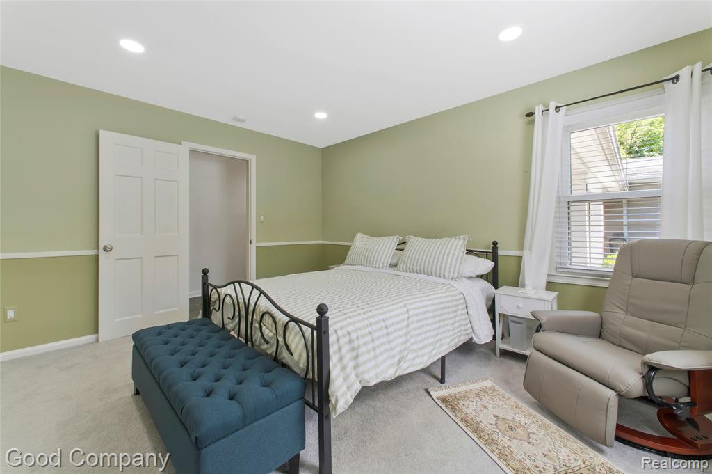 4230 Orchard Way, Bloomfield Hills, MI 48301 — Photo 35