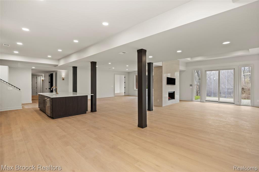 1888 W Tahquamenon Court, Bloomfield Hills, MI 48302 — Photo 79