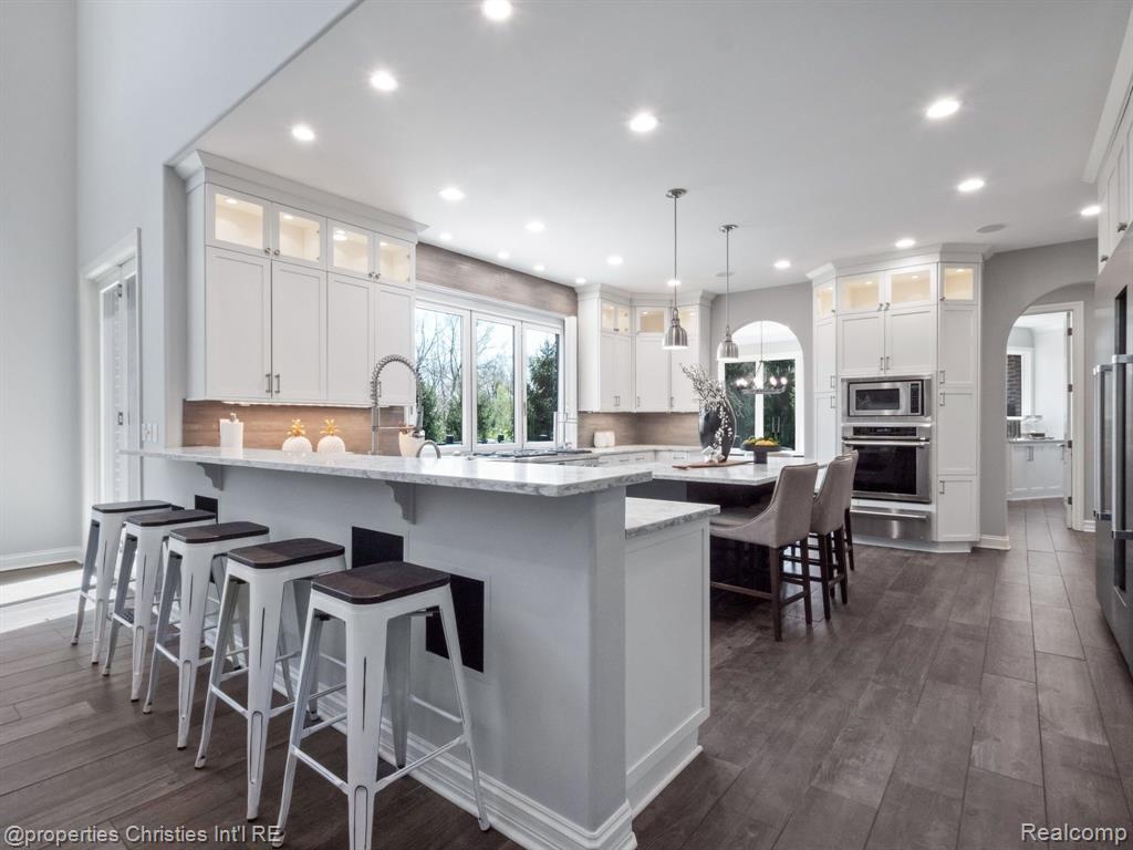 920 SOUTHDOWN Road, Bloomfield Hills, MI 48304 — Photo 15