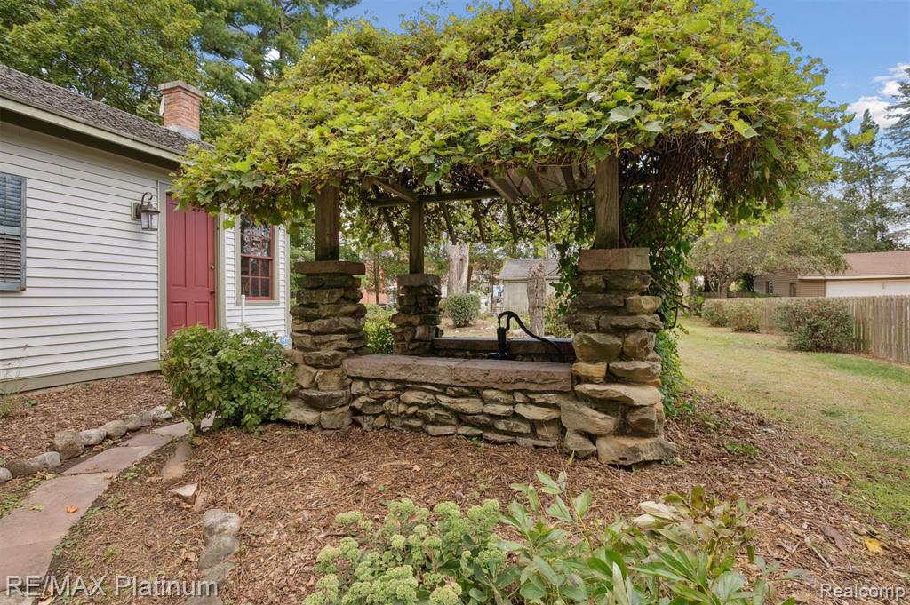 126 W Hanover Street, Marshall, MI 49068 — Photo 47