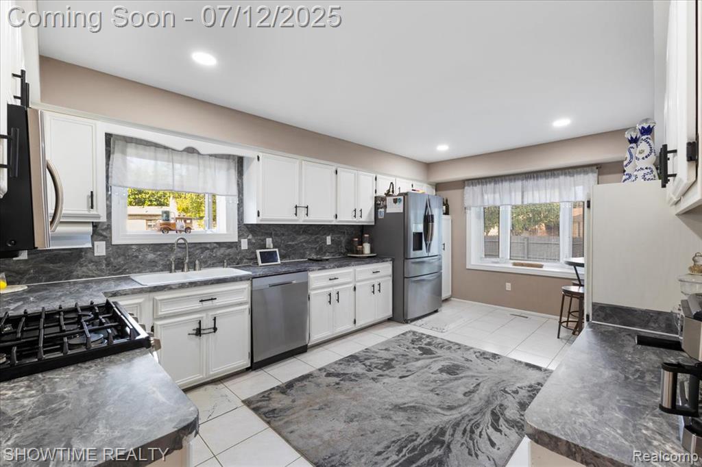 41741 Lore Court, Clinton Twp, MI 48038 — Photo 19