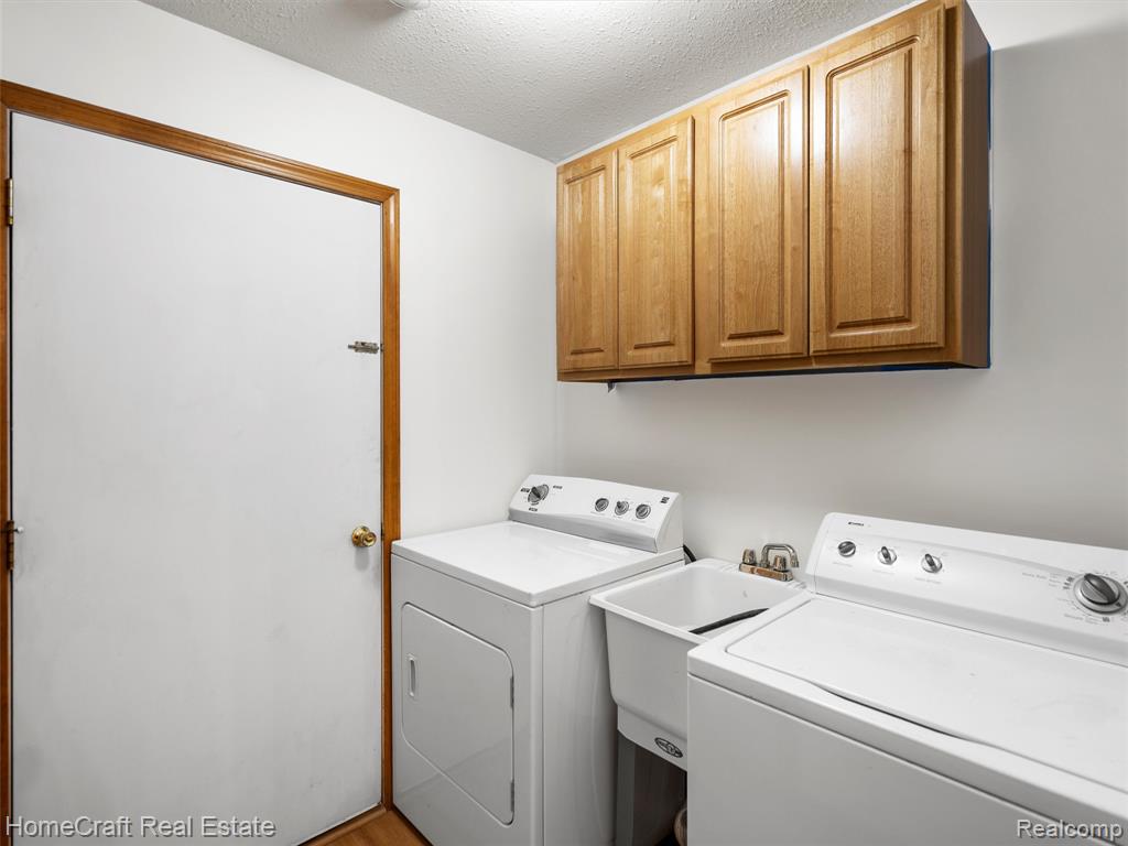382 Marigold Circle, Westland, MI — Photo 24