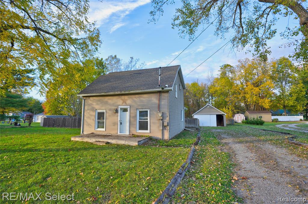 631 Center Street, Chesaning, MI 48616 — Photo 3