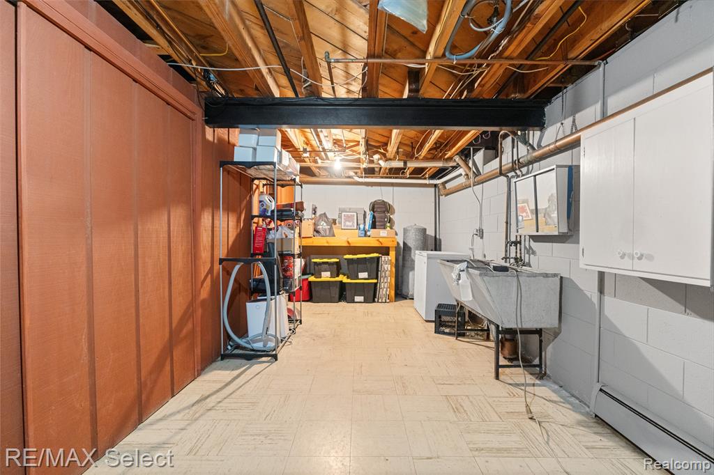 5401 S Sycamore Drive, Burton, MI 48509 — Photo 45