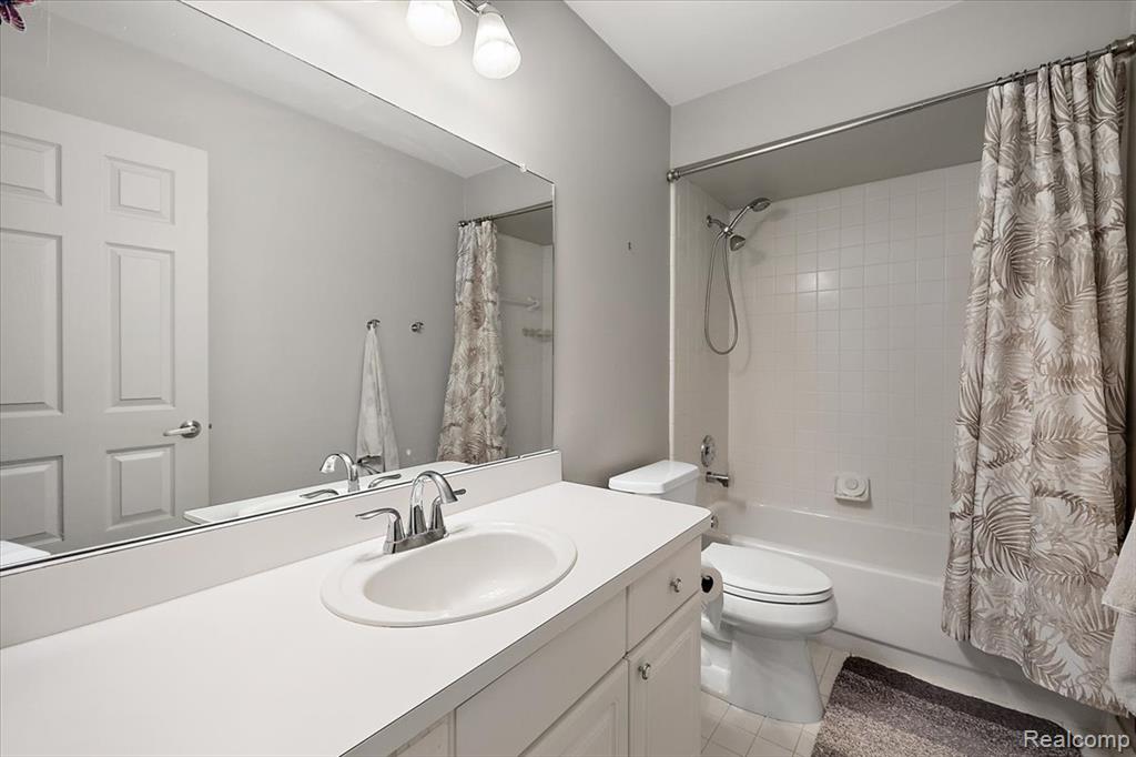 3780 Eaton Gate Lane, Auburn Hills, MI 48326 — Photo 28