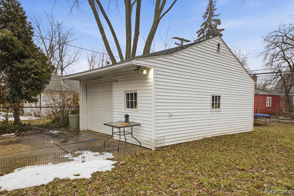 21440 Prestwick Avenue, Harper Woods, MI 48225 — Photo 37