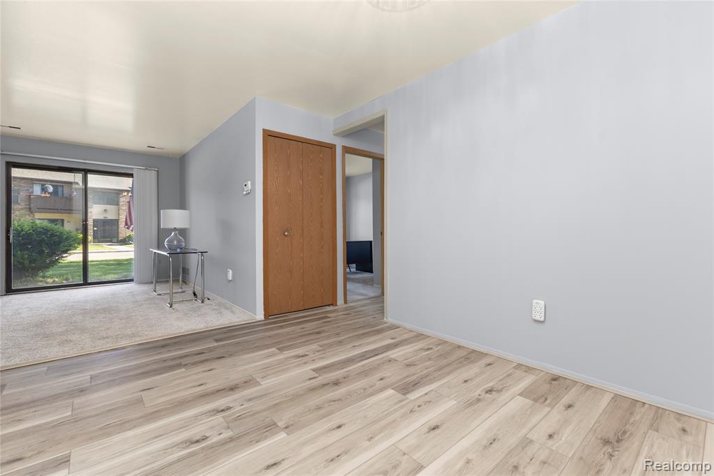 7806 Manor Circle, 101, Westland, MI — Photo 15