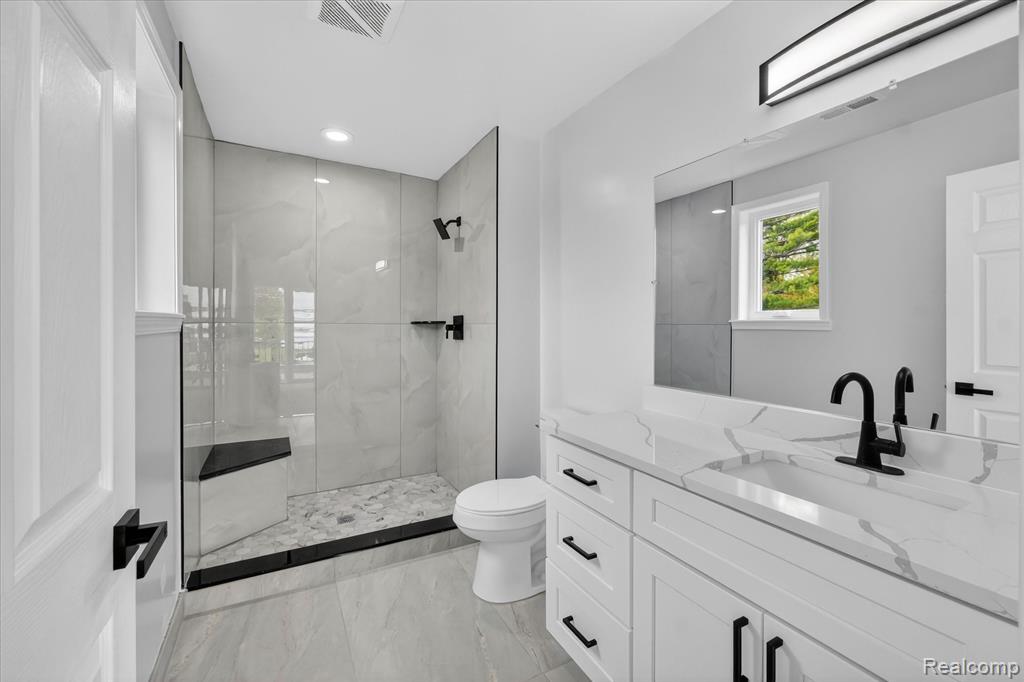 37235 Jefferson Avenue, Harrison Township, MI — Photo 33