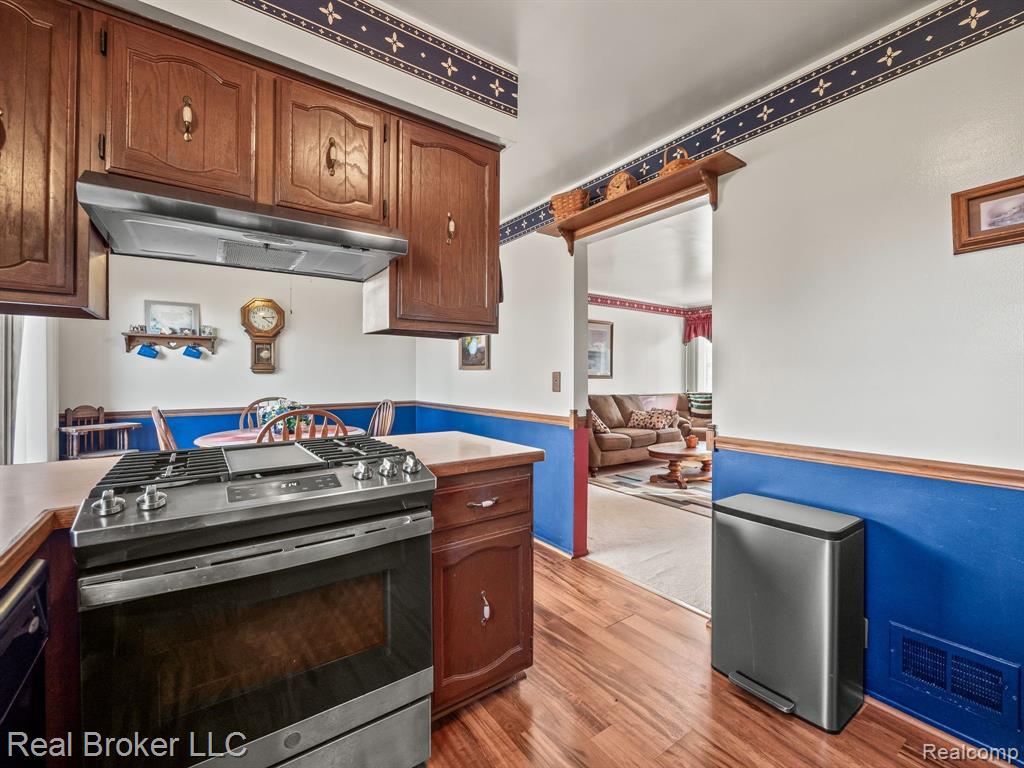 729 CAPE COD, South Lyon, MI 48178 — Photo 11