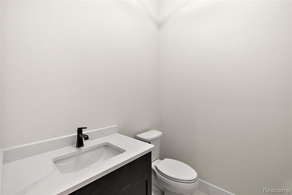 17824 Biscayne Drive, Macomb, MI 48042 — Photo 26