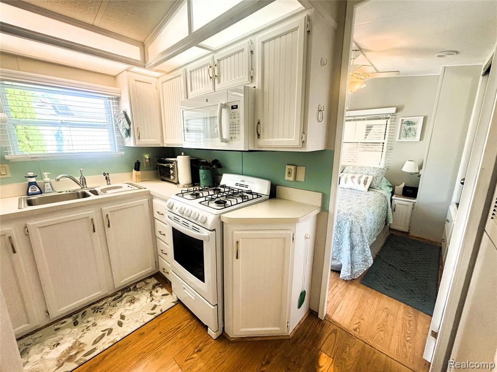 5244 Independence Lane, 52, Lexington, MI 48450 — Photo 23