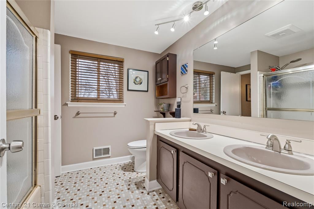 41183 Beechwood Street, Macomb, MI 48038 — Photo 28