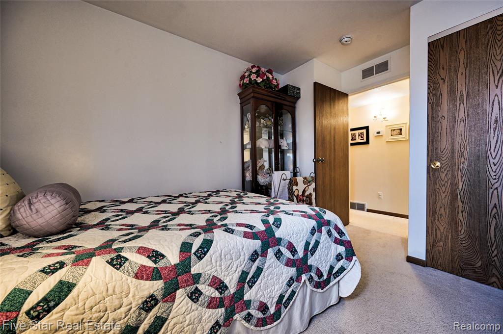 61051 Greenwood Drive, South Lyon, MI 48178 — Photo 31