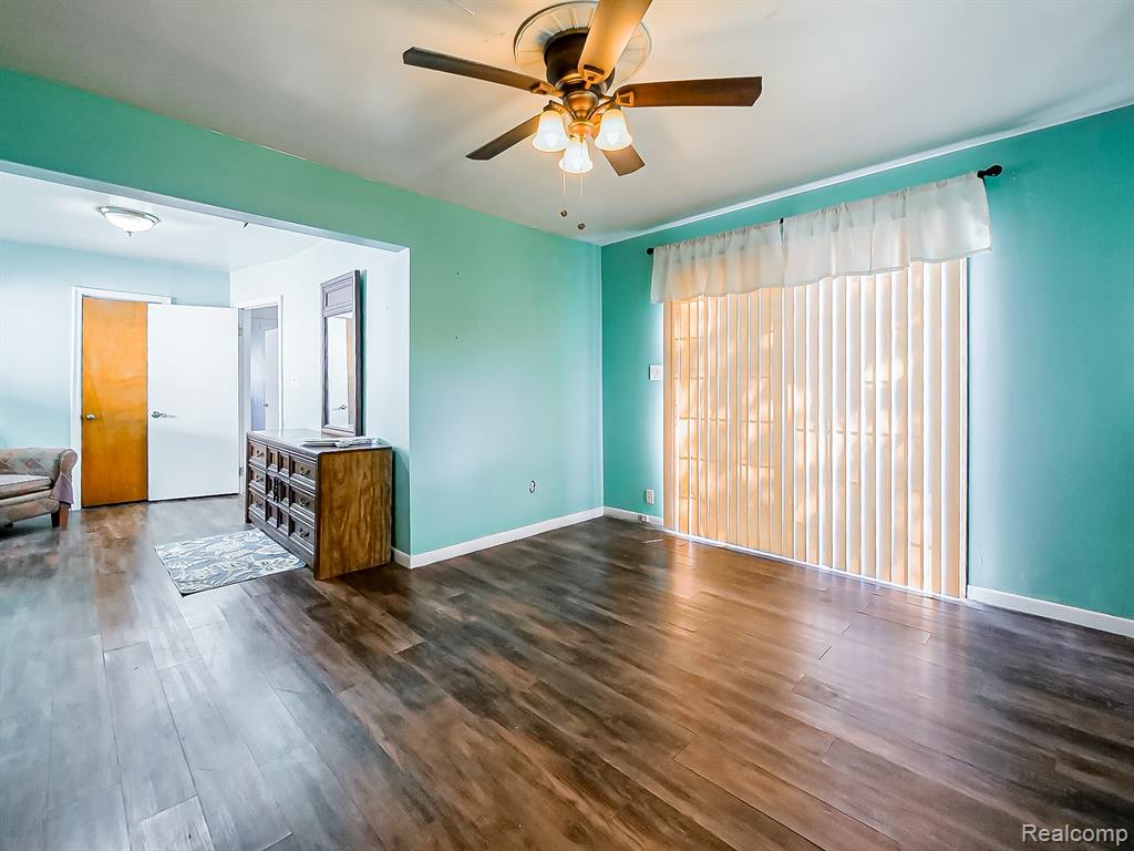 4656 Edgewood Street, Dearborn Heights, MI 48125 — Photo 12
