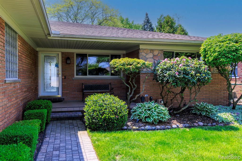 22606 Ardmore Park Drive, Saint Clair Shores, MI 48081 — Photo 8