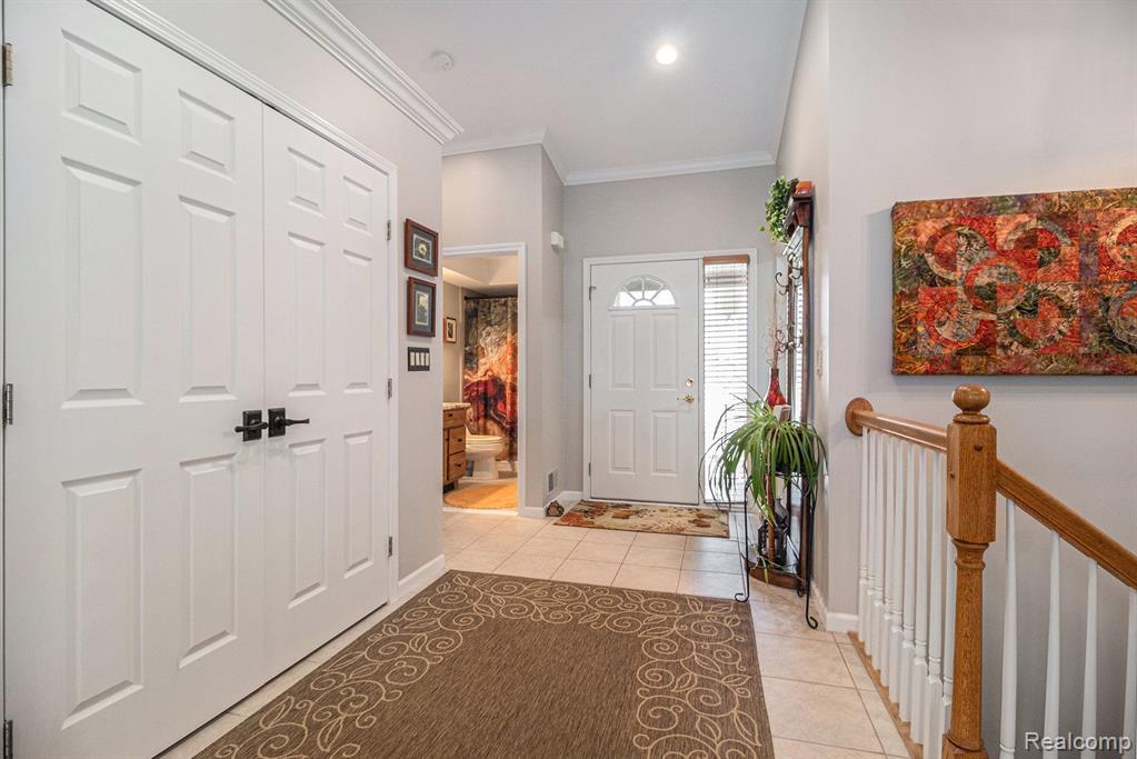 404 WALNUT Drive, 34, South Lyon, MI 48178 — Photo 5
