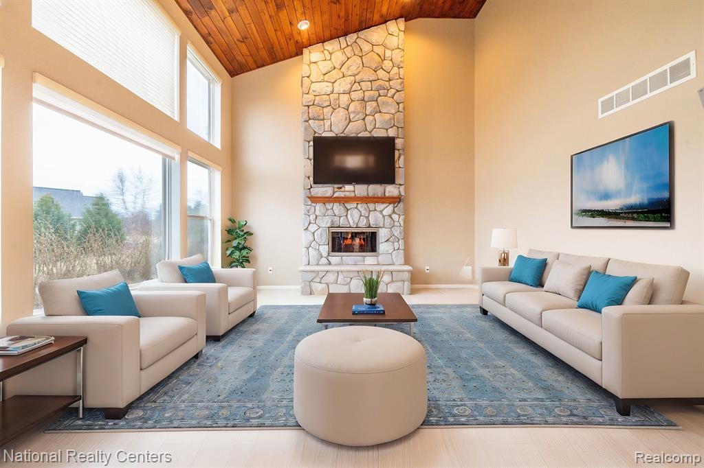 7653 Wood Brook Road, Ann Arbor, MI 48103 — Photo 4