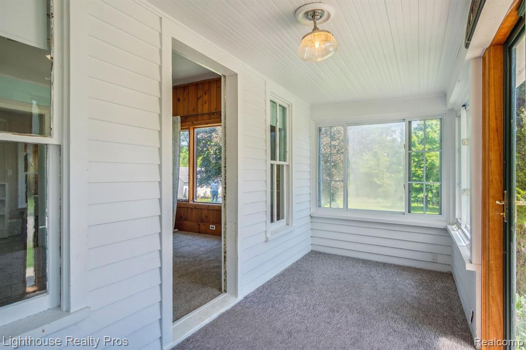 67640 W 8 MILE Road, South Lyon, MI 48178 — Photo 8