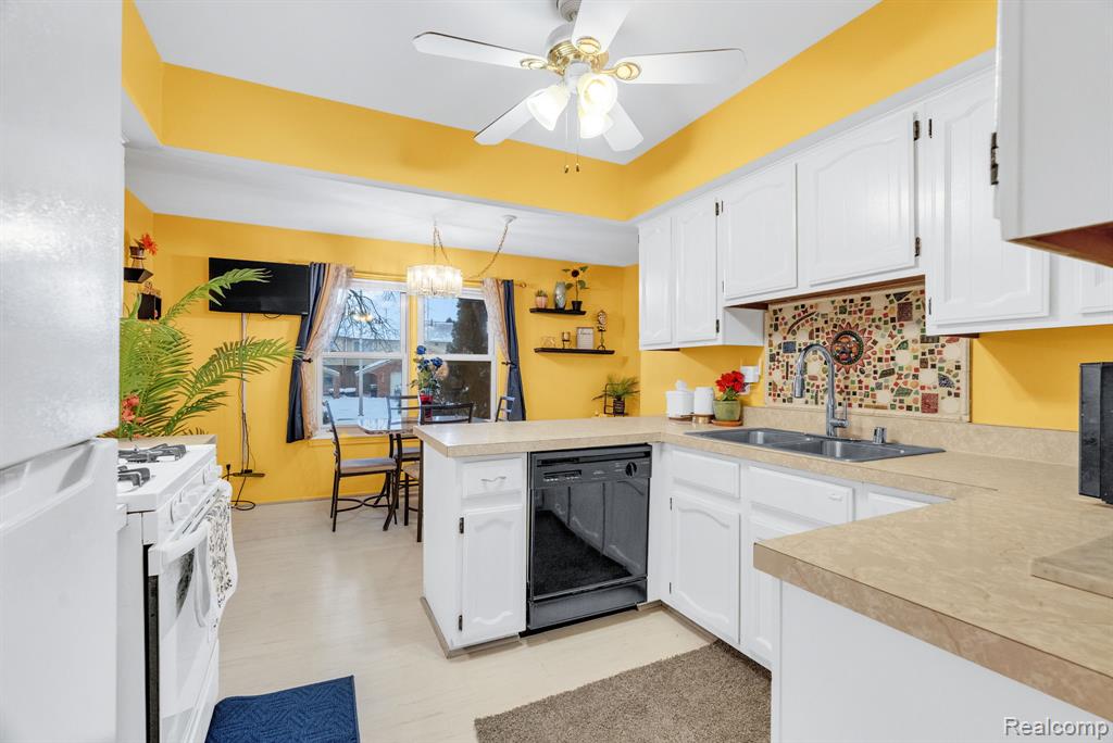 3170 Woods Circle, Detroit, MI 48207 — Photo 8