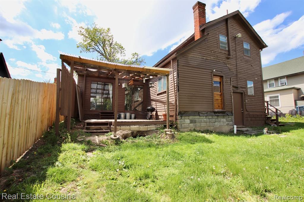 105 S Pine Street, Fenton, MI 48430 — Photo 18